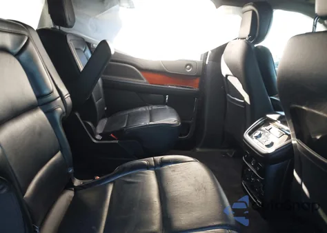 2018 Lincoln Navigator L Select z USA, uszkodzony, nr VIN 5LMJJ3JT4JEL13710